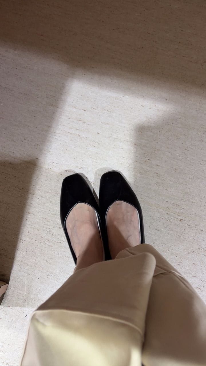 Customer photo review of Tulip Flats & Ballerinas In Black