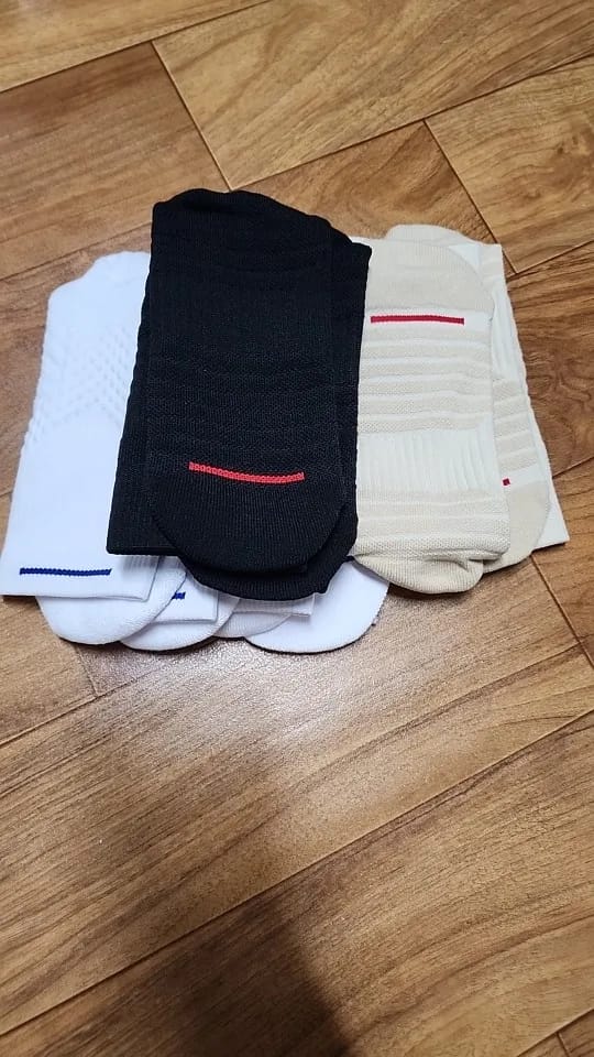 Customer photo review of Snuggi Cushioned Work Socks