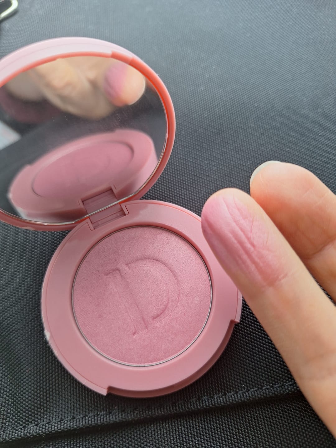Customer photo review of Руж за скули IsaDora The Powder Blush