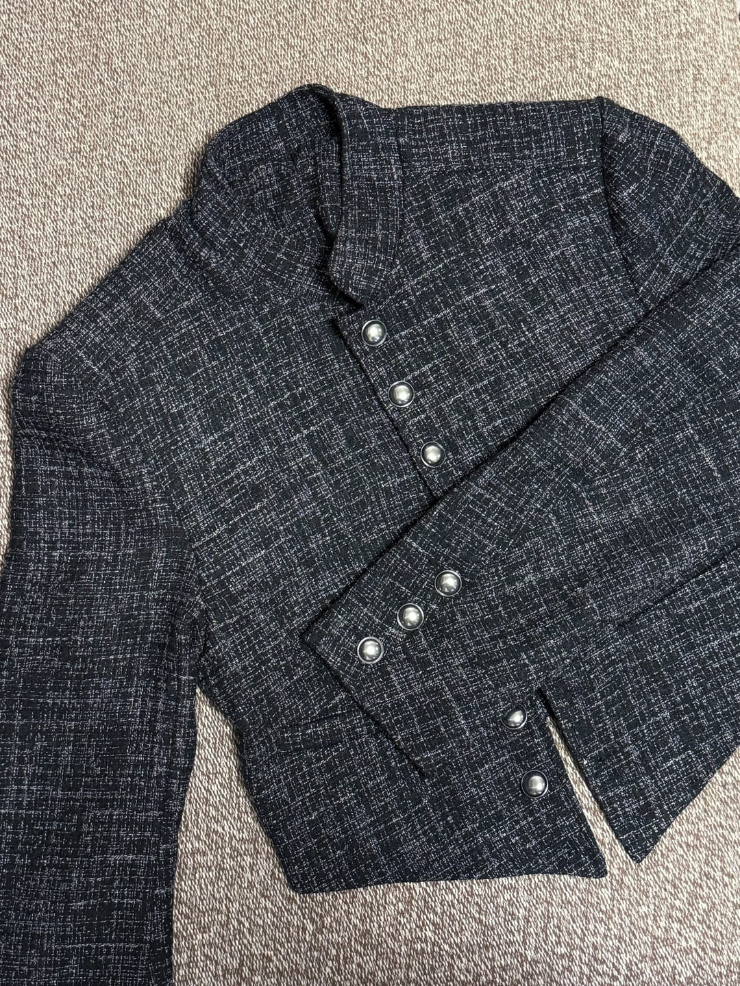 Customer photo review of WARDEN EDGE Structured Tweed Cropped Jacket