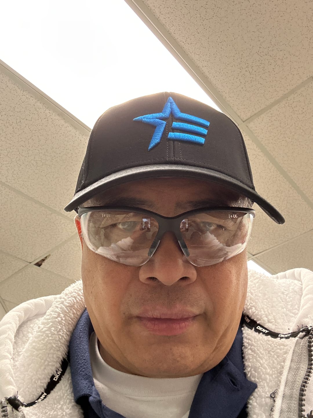 Customer photo review of Rogue Paracord Snapback - Black