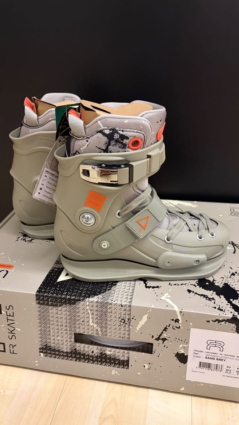 Customer photo review of FR UFR Street AP Intuition Sand Grey Boot Only