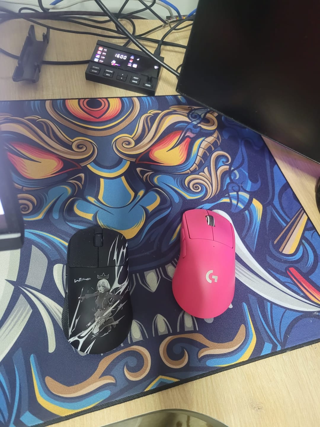 Customer photo review of Wraith W1 Wireless Mouse