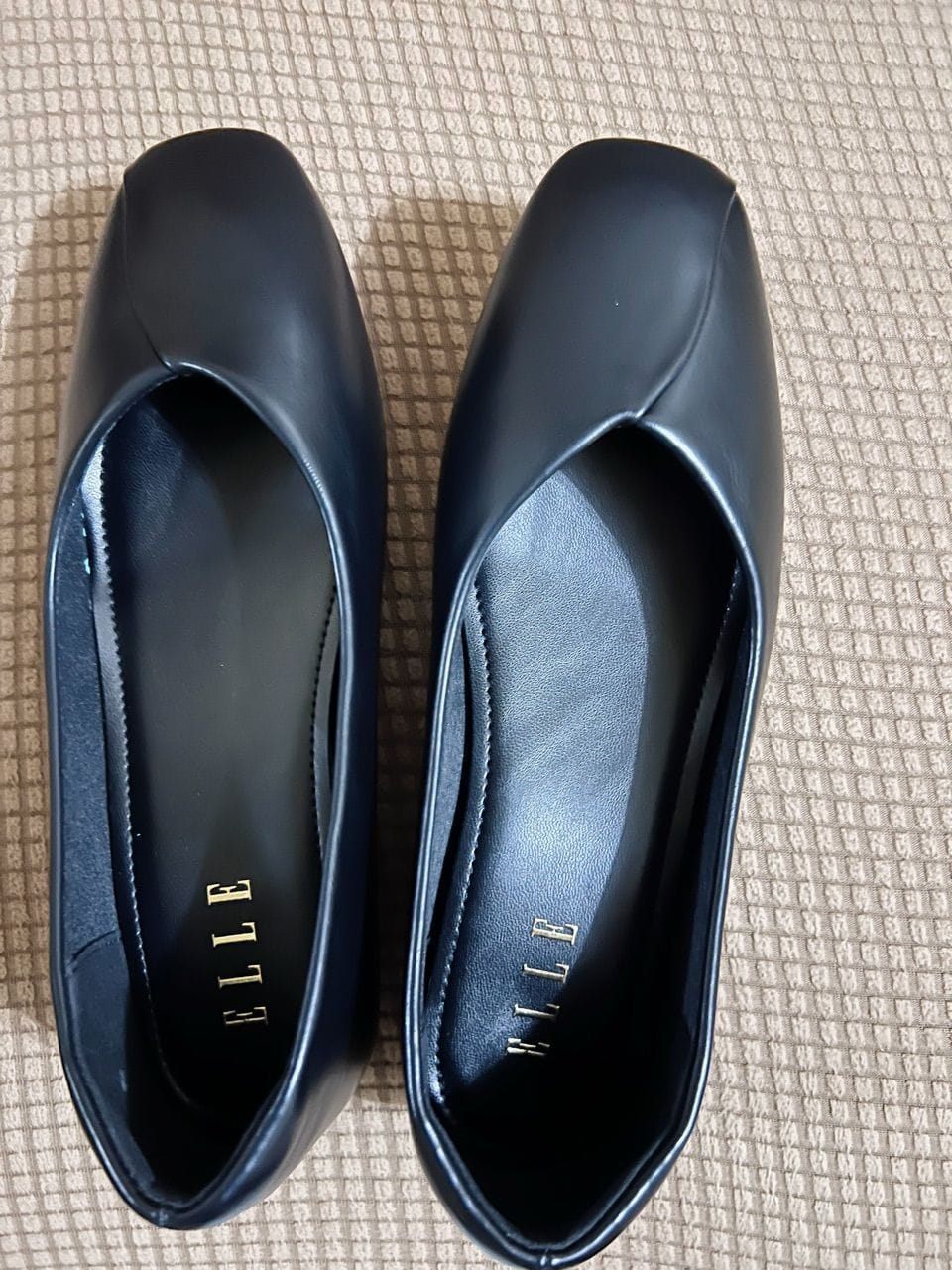 Customer photo review of Tulip Flats & Ballerinas In Black