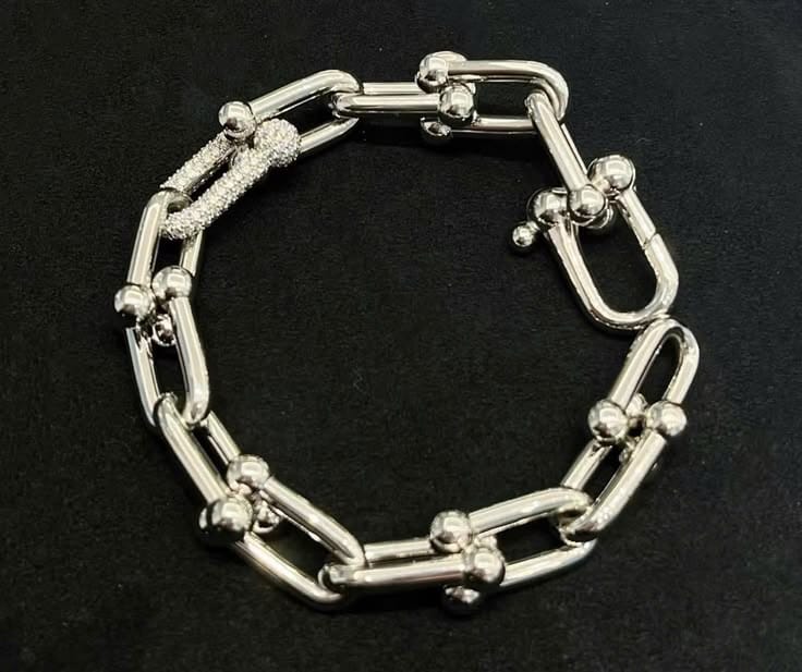 Customer photo review of HardWear Link Pavé Diamonds Bracelet