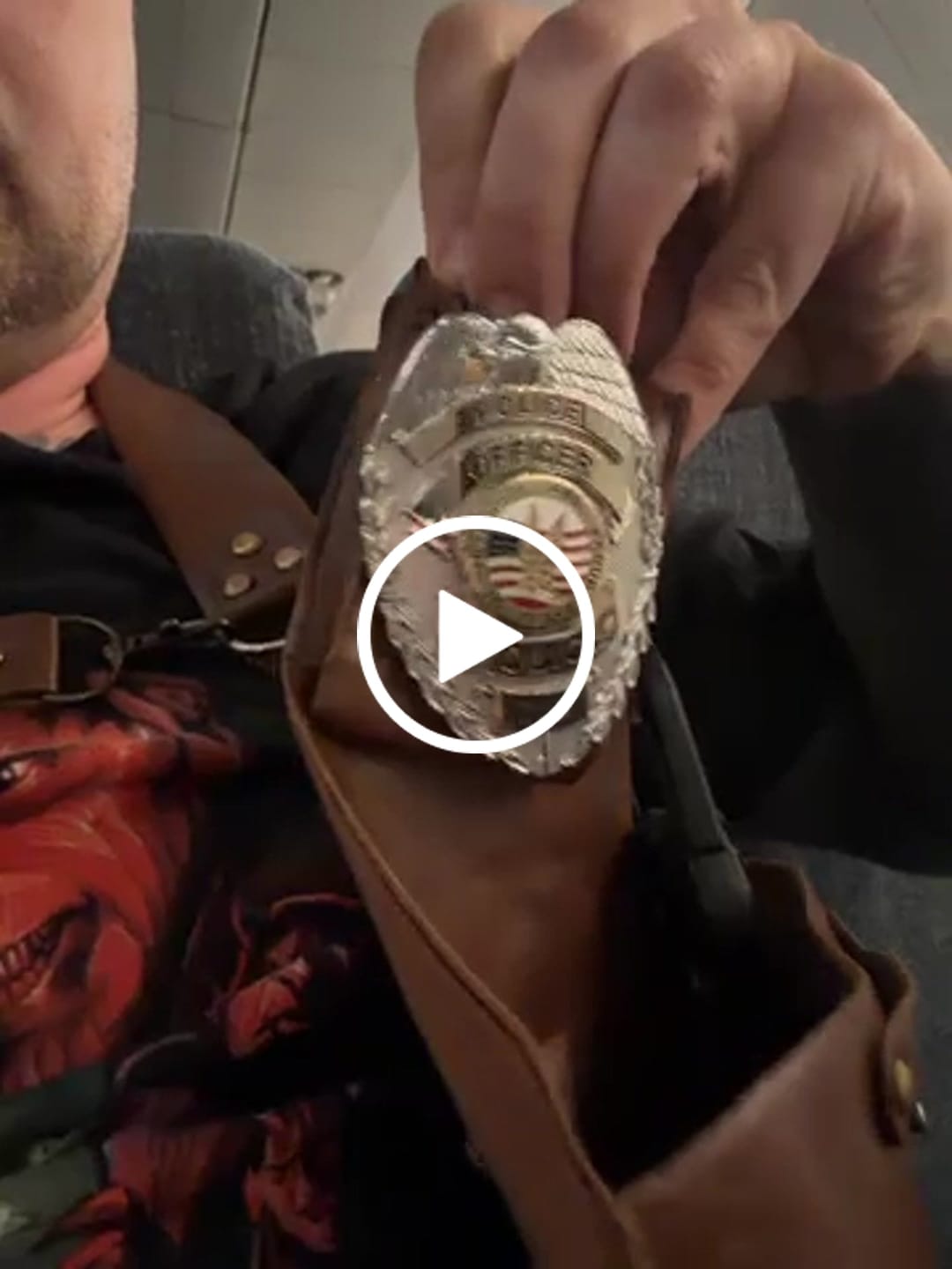 Customer video review of Customizable Badge MA30