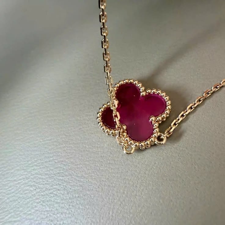 Customer photo review of Vintage Alhambra Pink Enamel Lucky Icon 1 Motif Pendant Necklace