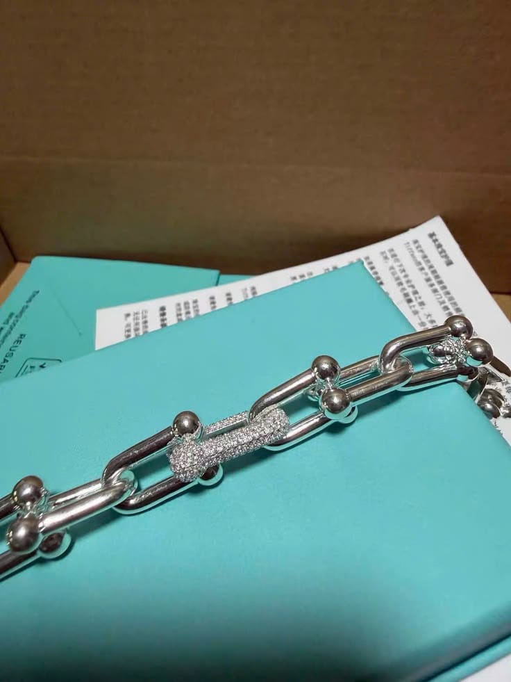 Customer photo review of HardWear Link Pavé Diamonds Bracelet