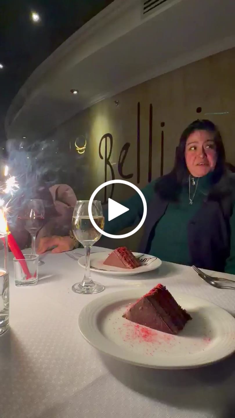 Customer video review of Menú Golden