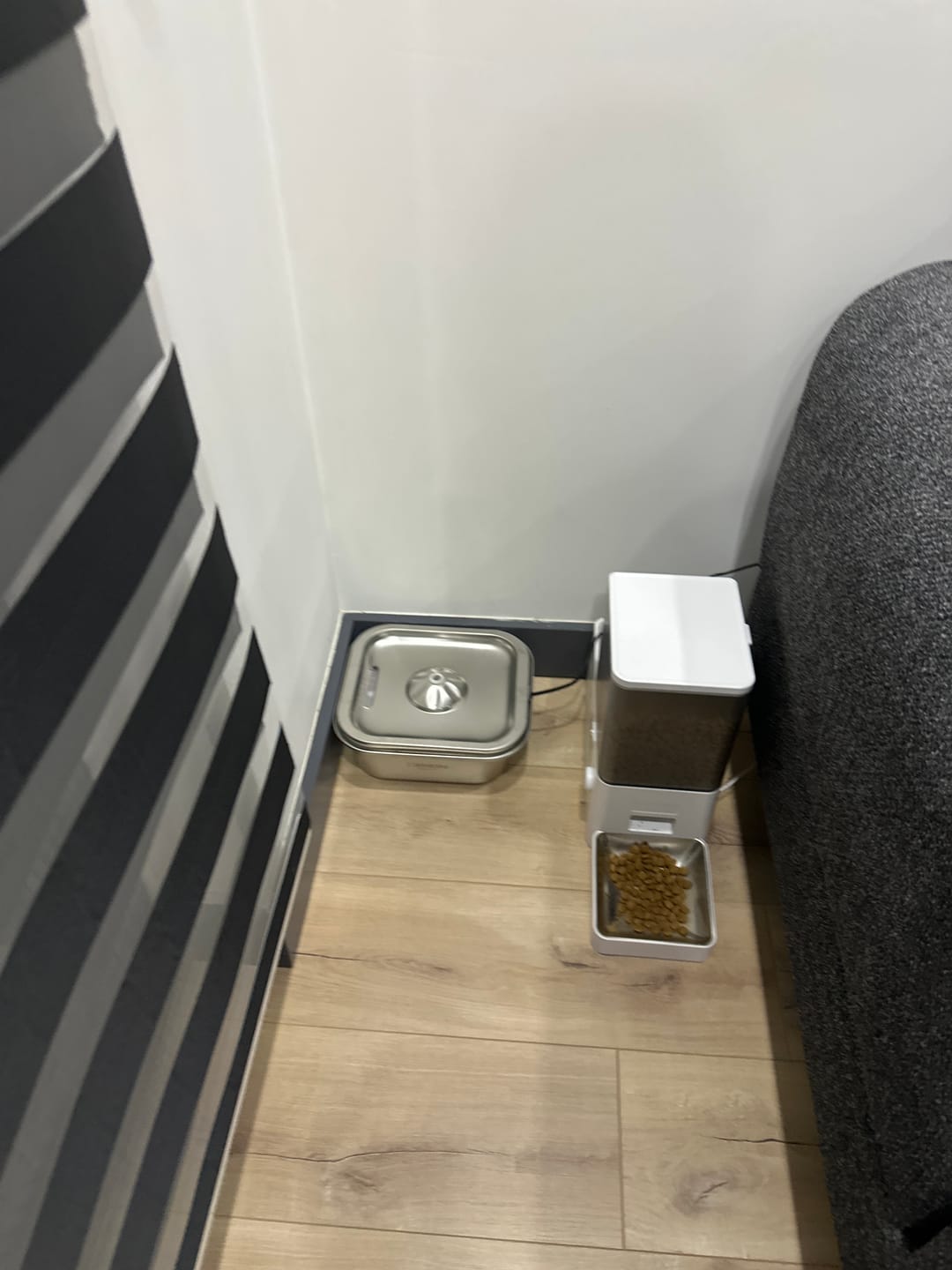 Customer photo review of Kedi Su Pınarı | Çelik, Akıllı, 3L, Ultra Sessiz, Mobil Kontrol Destekli, Kedi Çeşmesi (X8651)