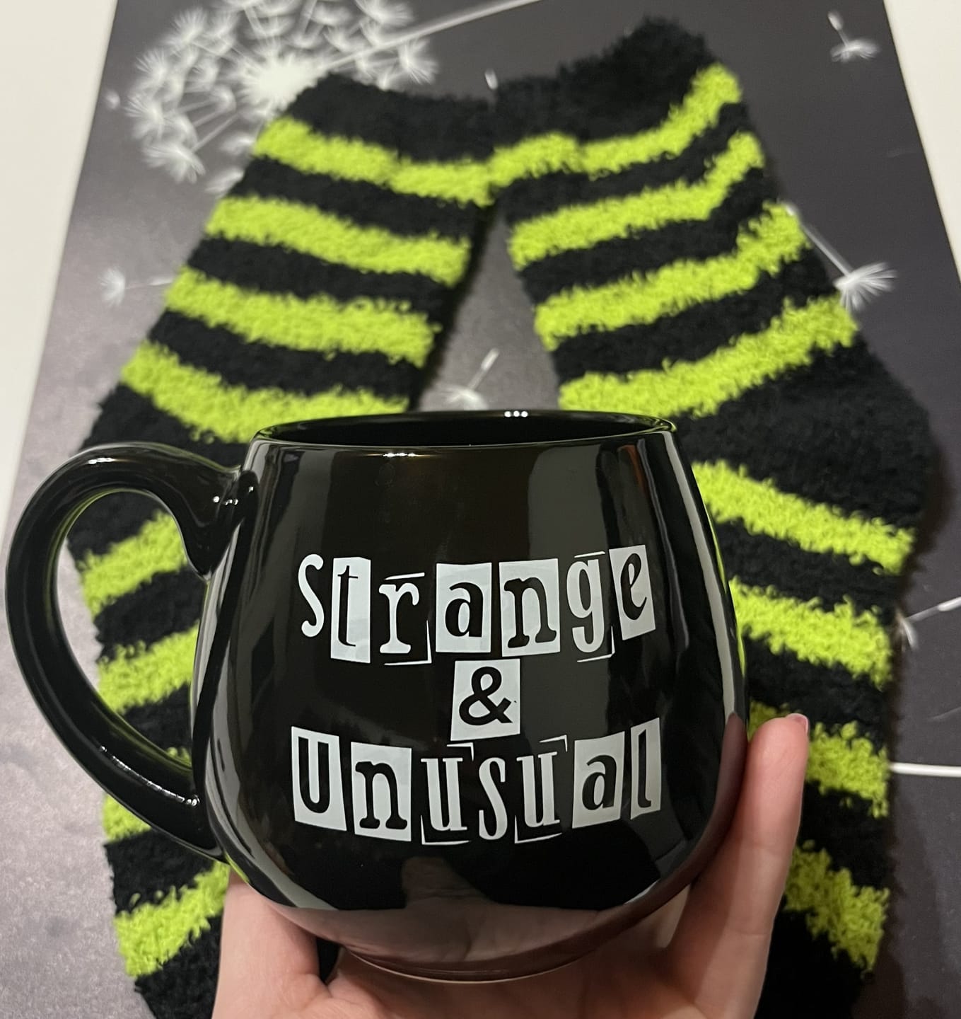 Customer photo review of Strange & Unusual Tasse mit gestreiften Socken – Geschenkset