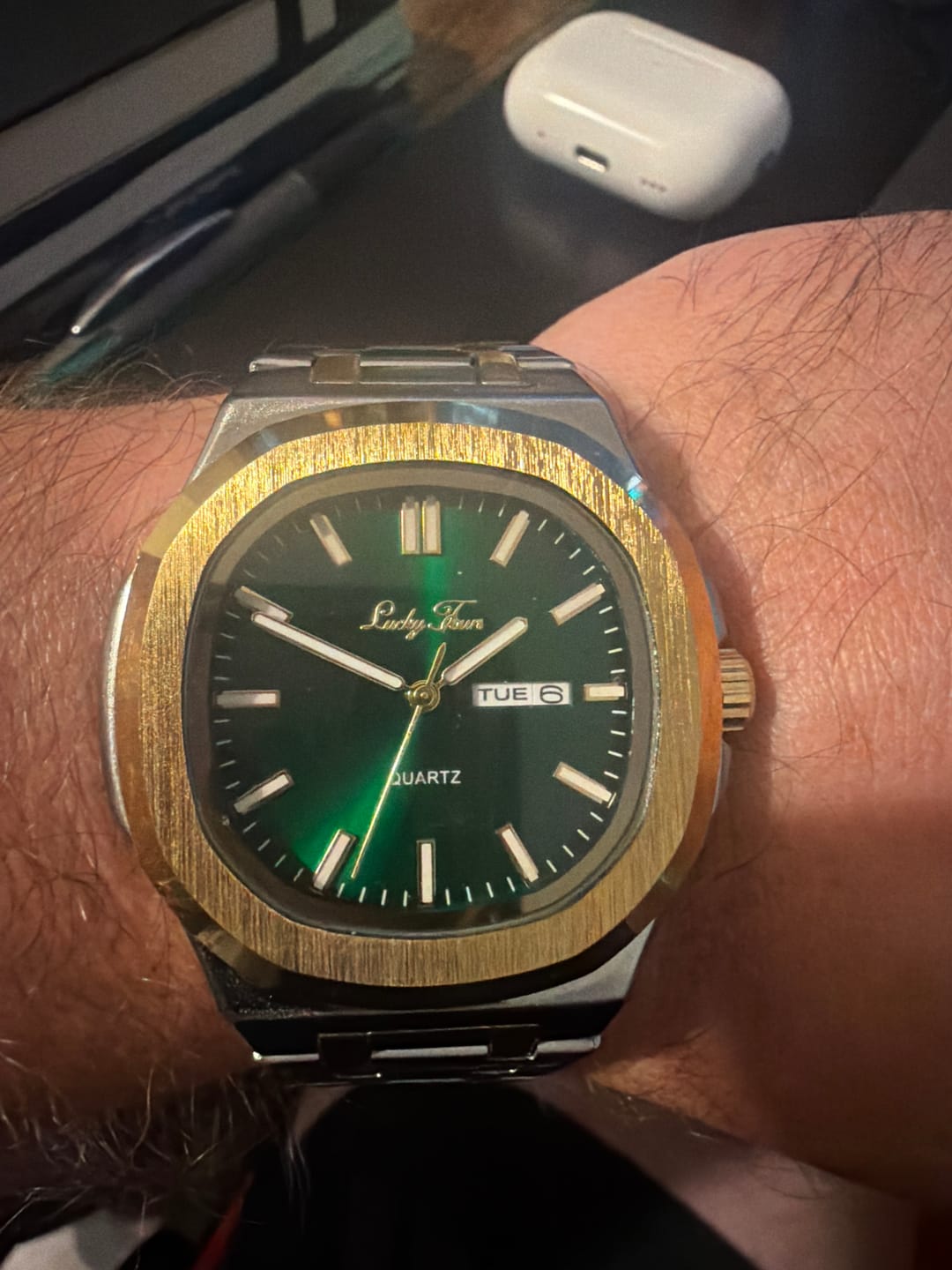 Customer photo review of Lucky Fours® Brone