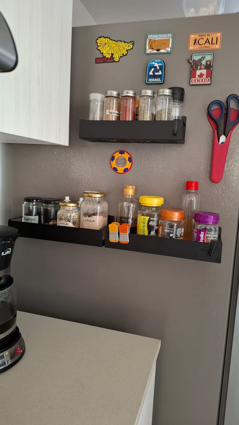 Customer photo review of Set de 4 Organizadores Imantados para Nevera