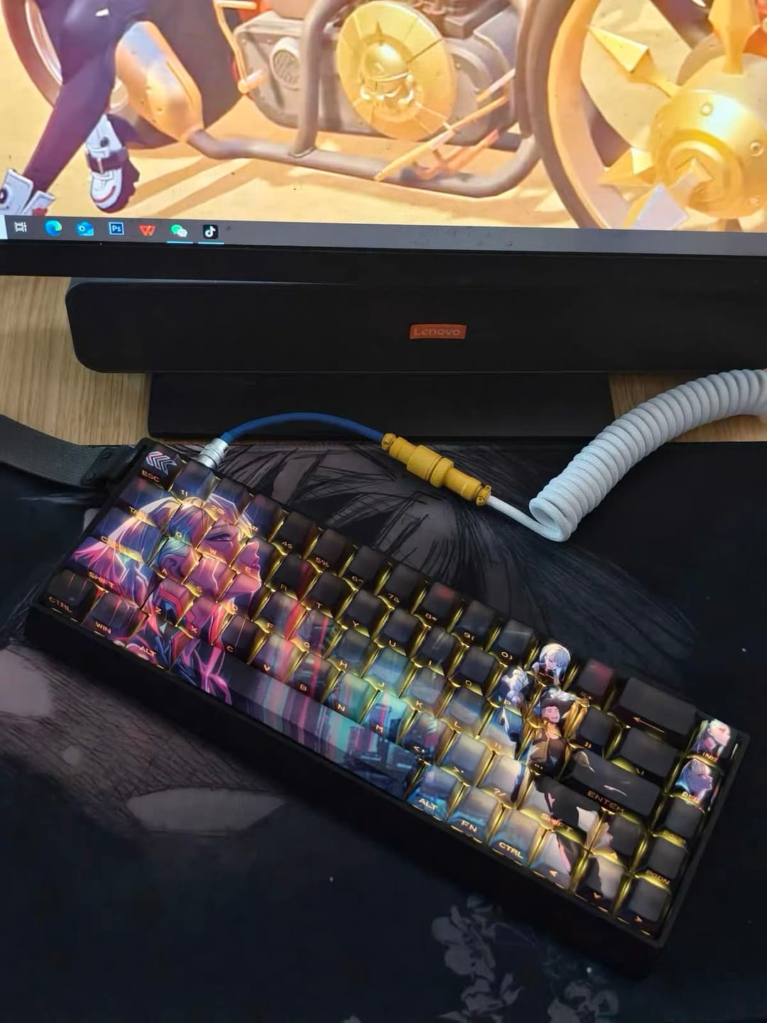 Customer photo review of Lucy Cyberpunk Edgerunners Keycaps
