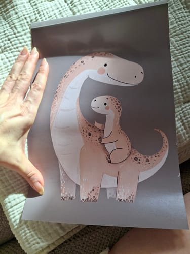 Customer photo review of 2'li Anne Ve Çocuk Dinazor Doğal Ahşap Çerçeveli Çocuk Odası ve Bebek Odası Tablosu