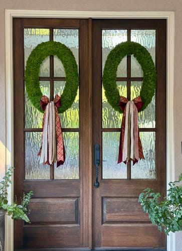 Customer photo review of Estate Oval Cedar Wreath 30.5"