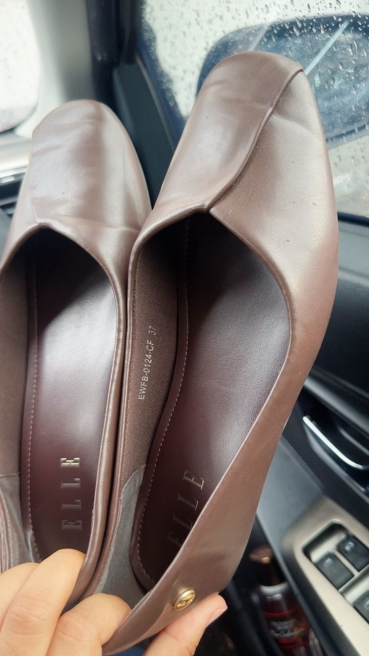 Customer photo review of Tulip Flats & Ballerinas In Coffee