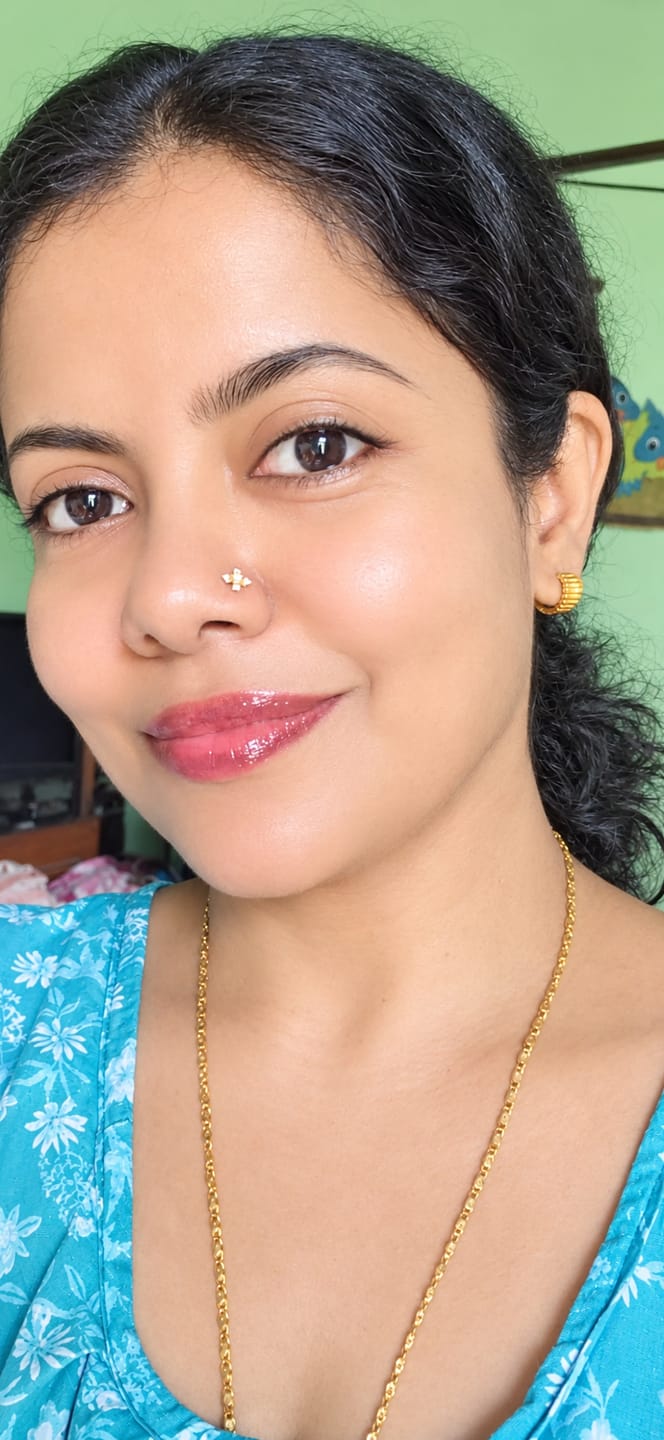 Customer photo review of Looped Radiance Wired Nose Pin