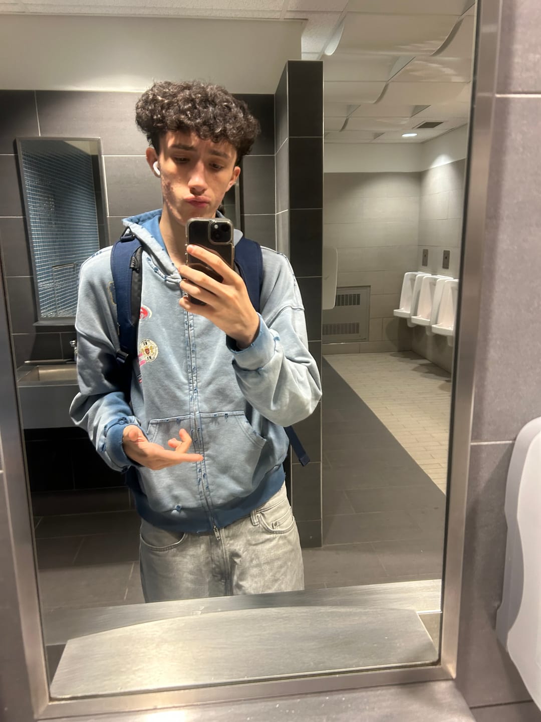 Customer photo review of Aelfric Eden Badge Boxy Zip Up Hoodie