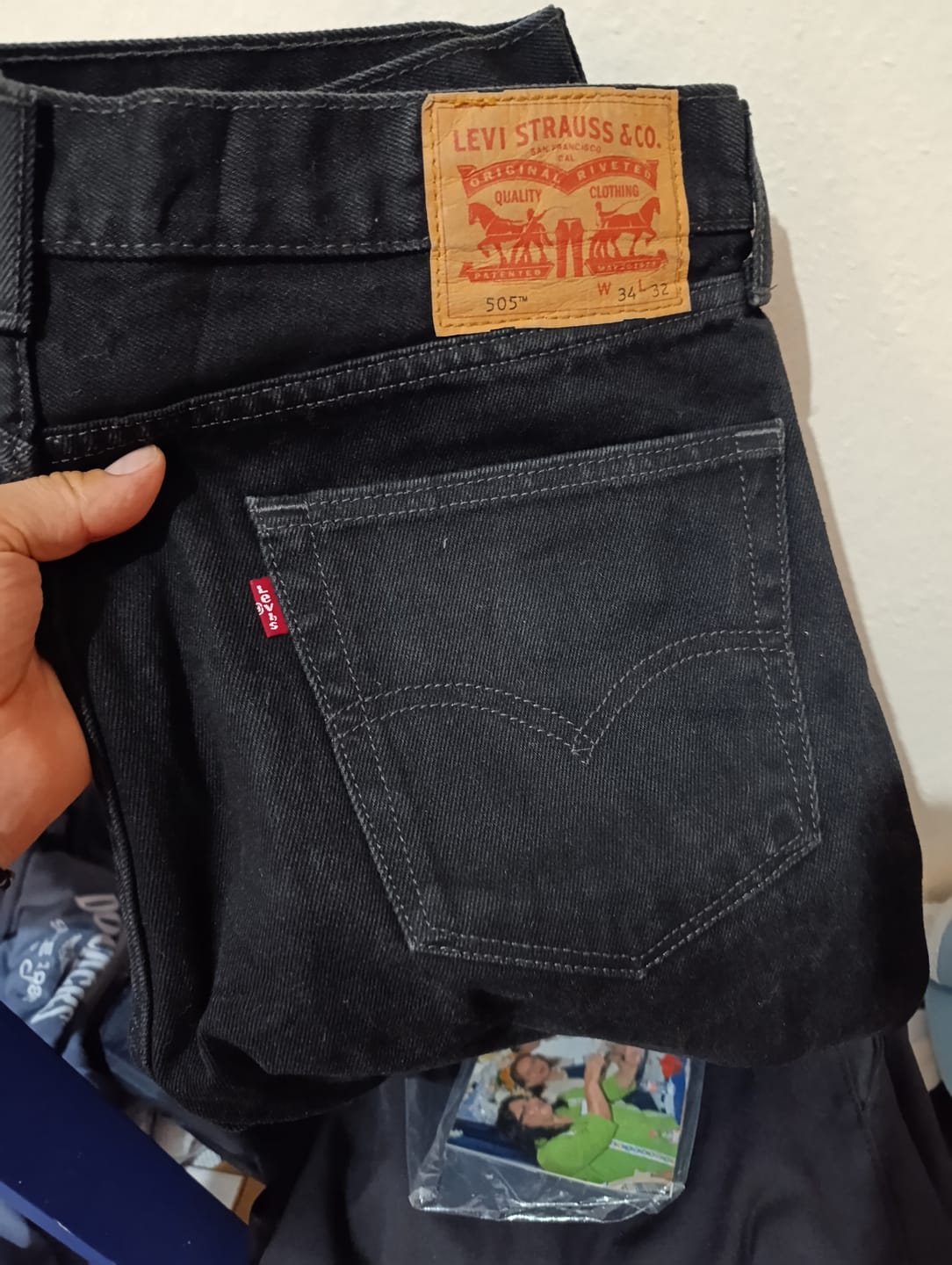 Customer photo review of Pantalon Levis 505 34x32 Negro Recto