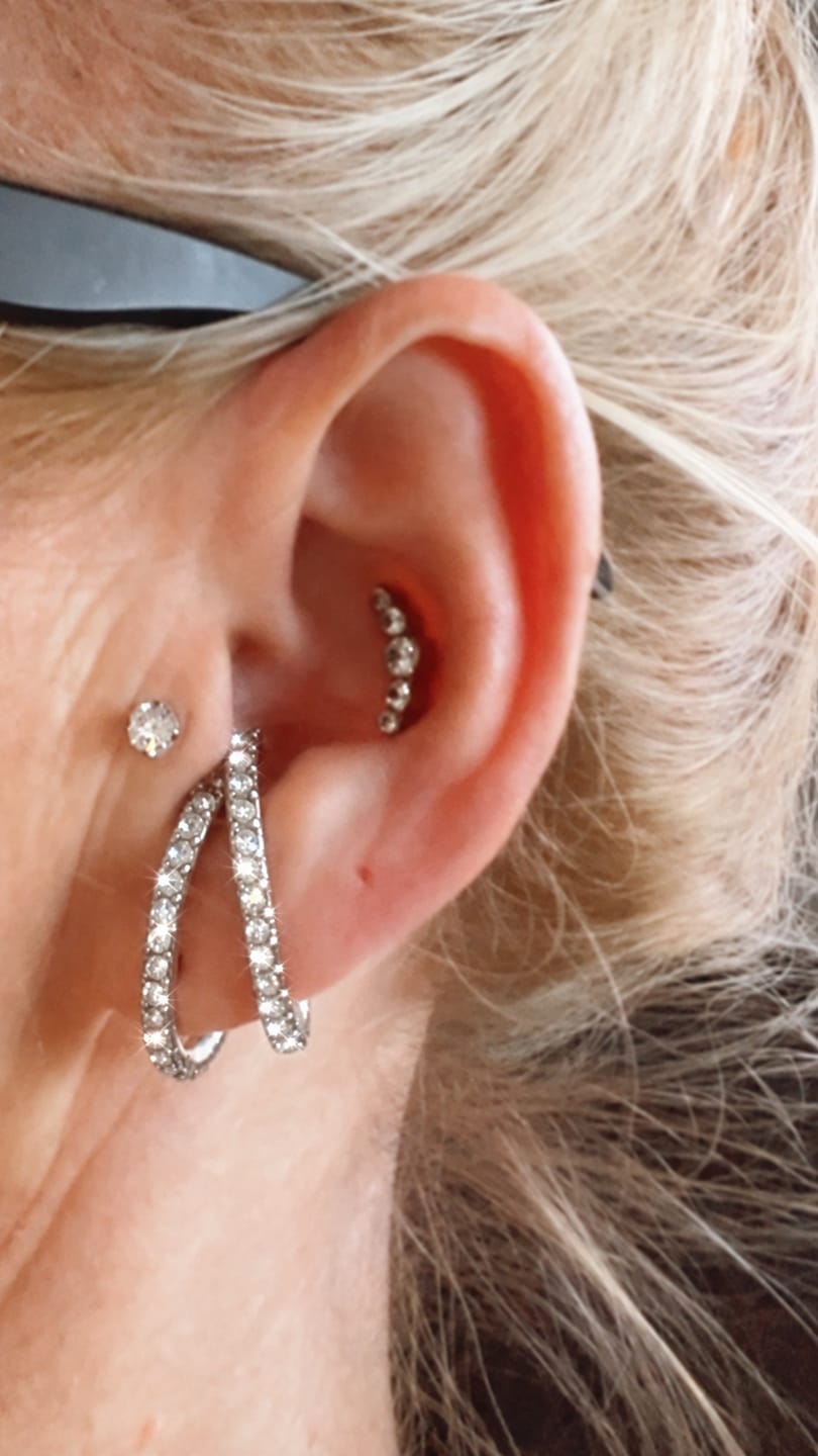 Customer photo review of Pave Elegance Ohrringe 14K Vergoldet
