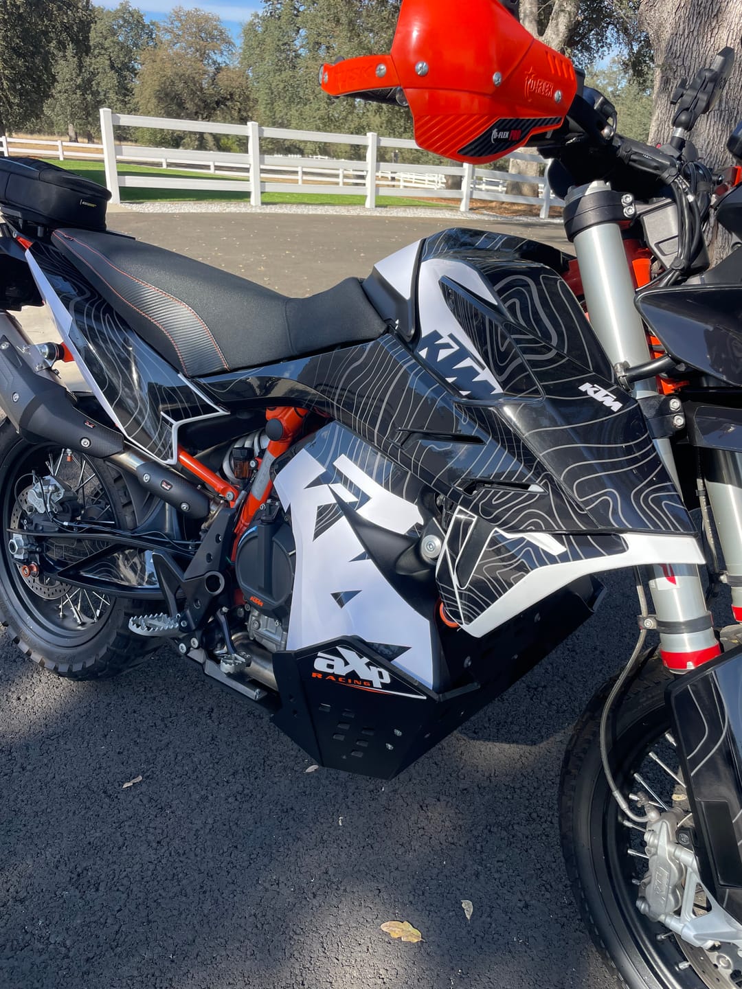 Customer photo review of KTM 790/890 Adventure R/S GRAPHICS - "Topography" (Black/White)
