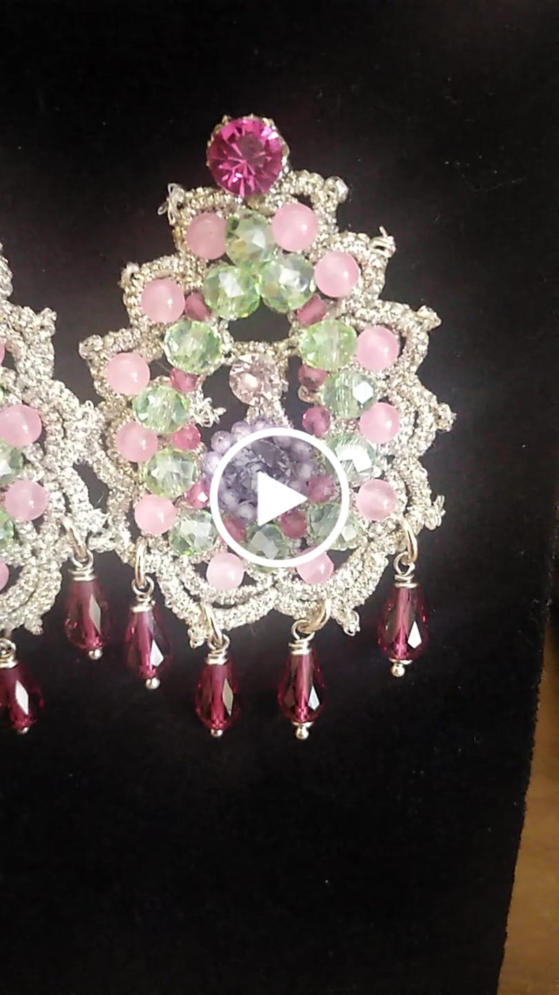 Customer video review of Orecchini Freya