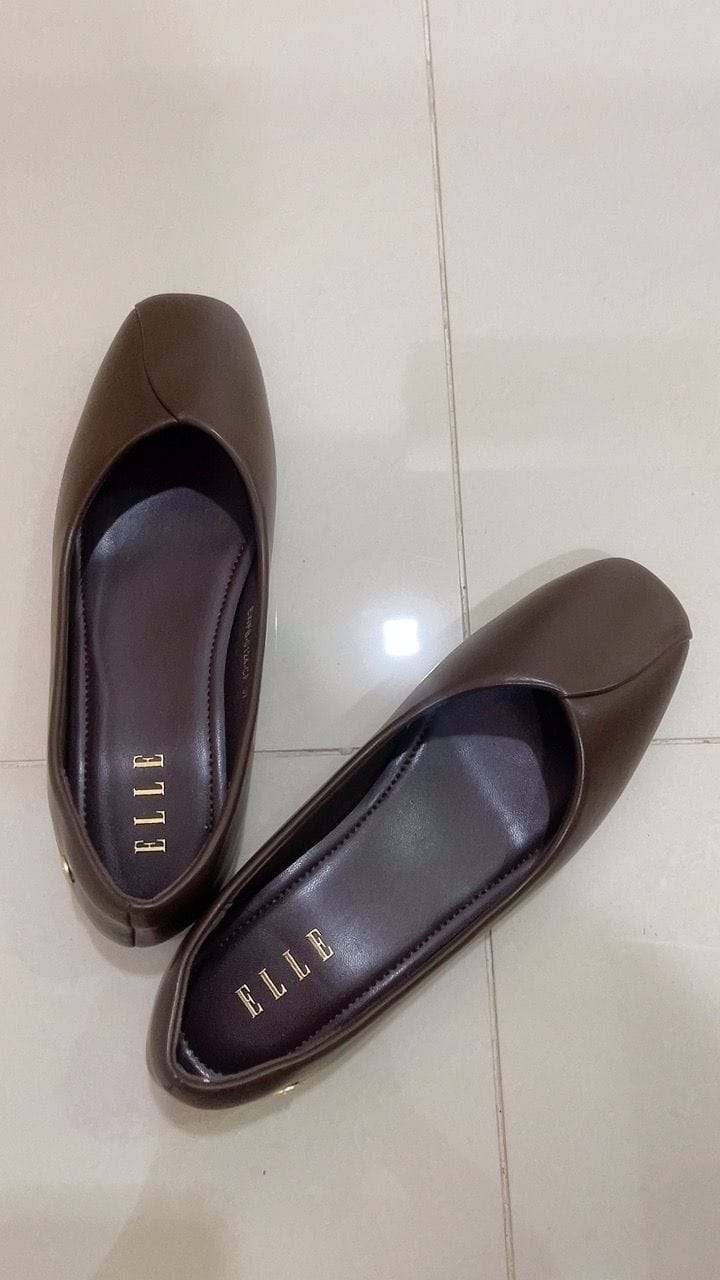 Customer photo review of Tulip Flats & Ballerinas In Coffee