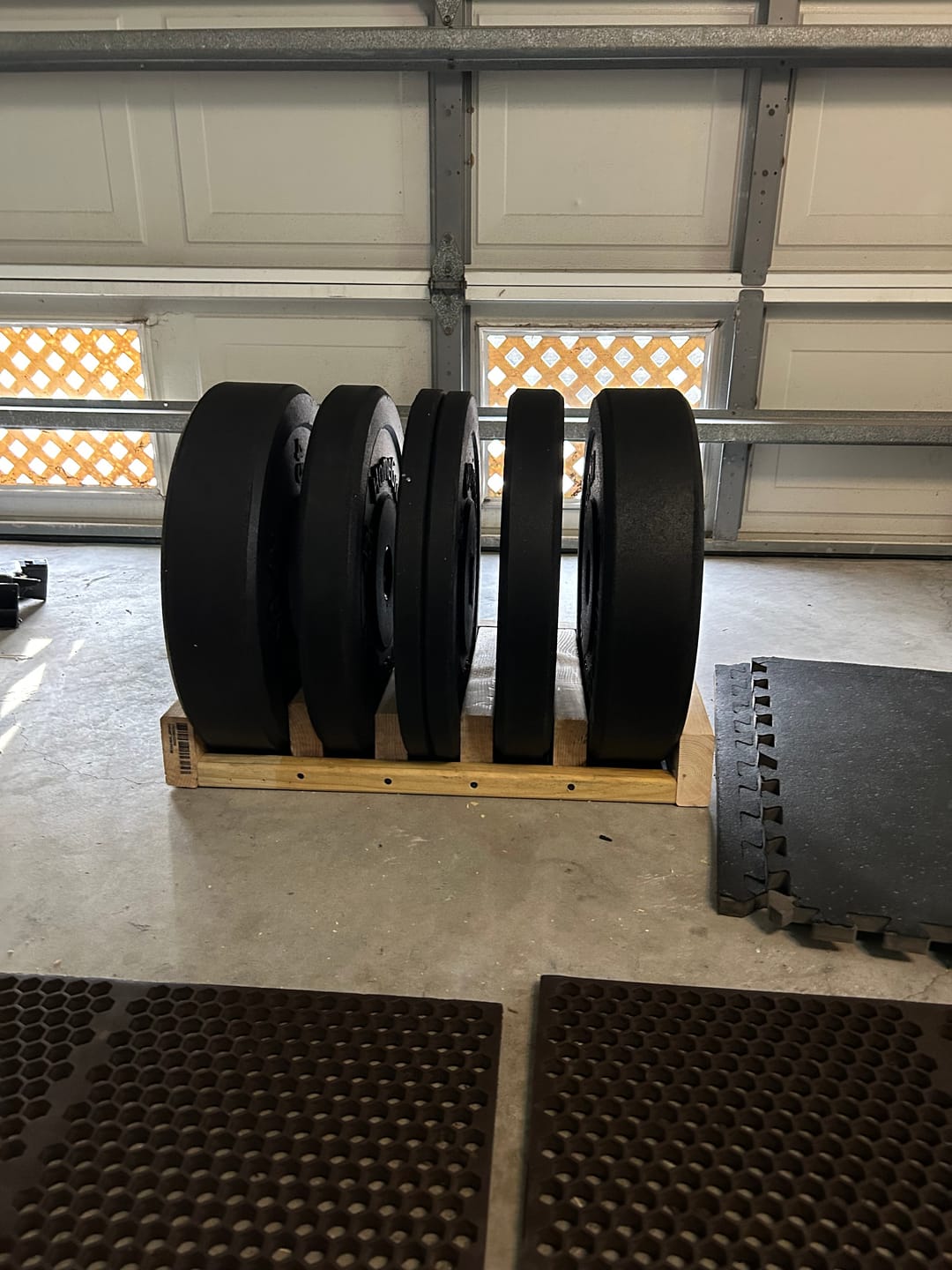 Customer photo review of URA-MAX BLACK Bumper Plate Sets