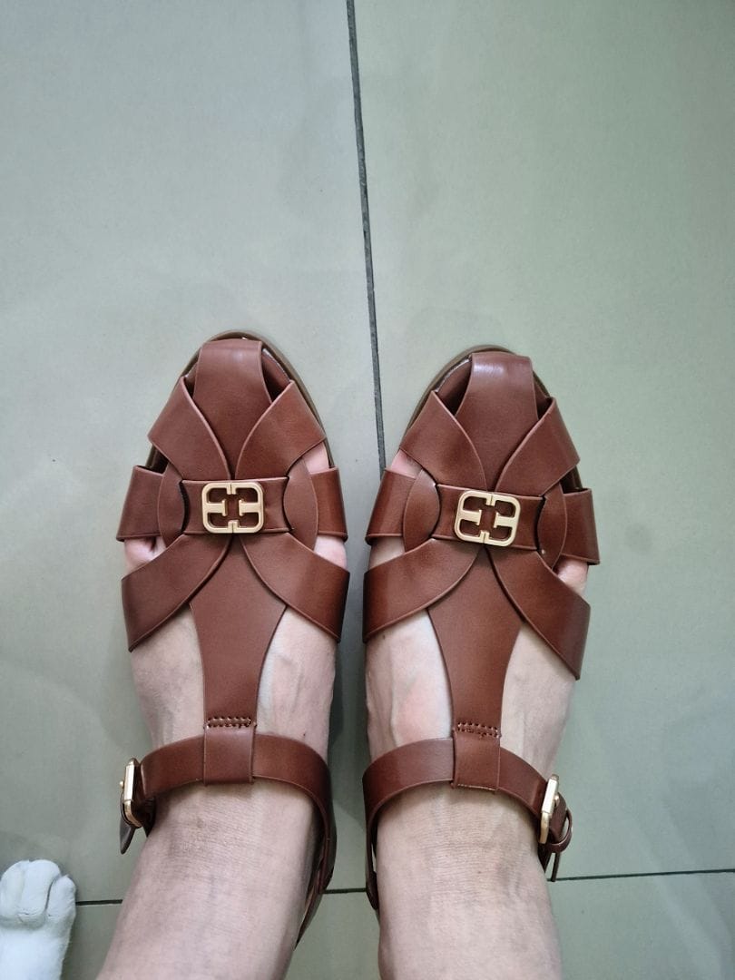 Customer photo review of Chantal Fisherman Sandals In Tan