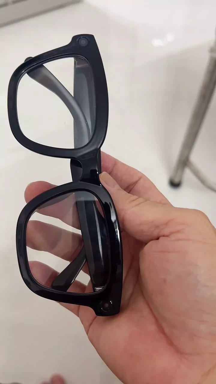 Customer photo review of AI Smart Sunglasses Camera with photochromic