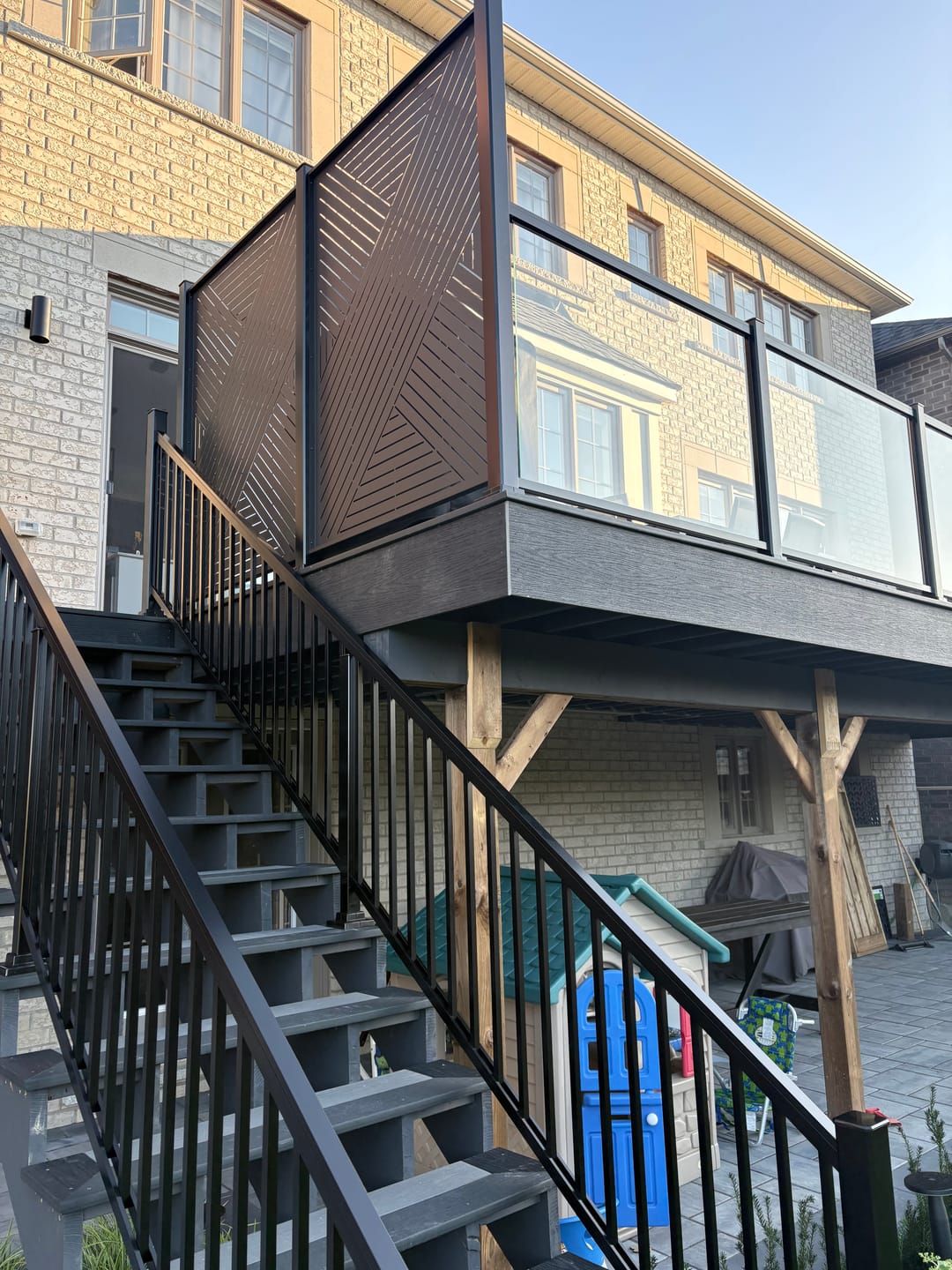Customer photo review of Privacy Screen (Hexx)