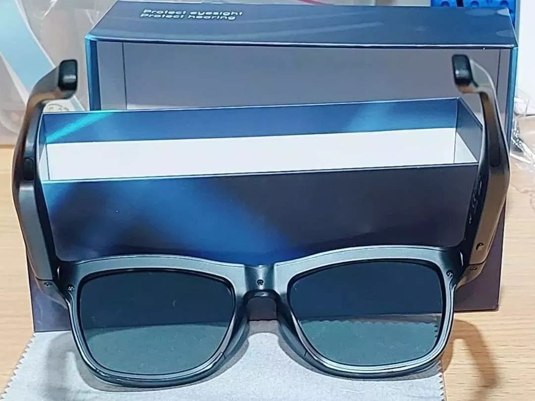 Customer photo review of AI Smart Sunglasses Camera with photochromic