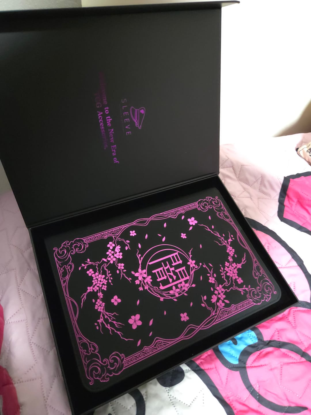 Customer photo review of DARKNESS - 9-Pocket Trading Card Binder