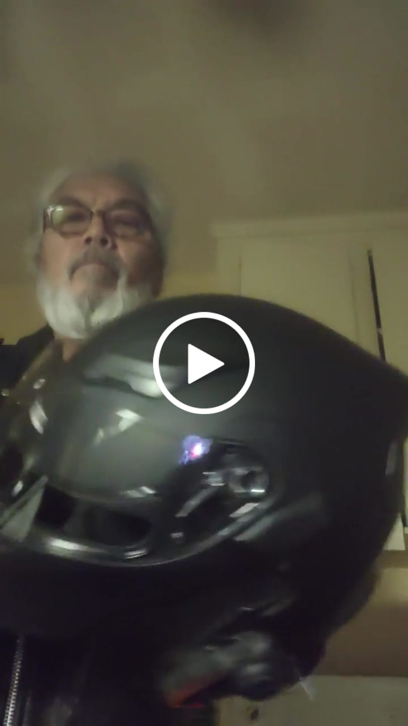 Customer video review of Touch-Screen Summer Gloves