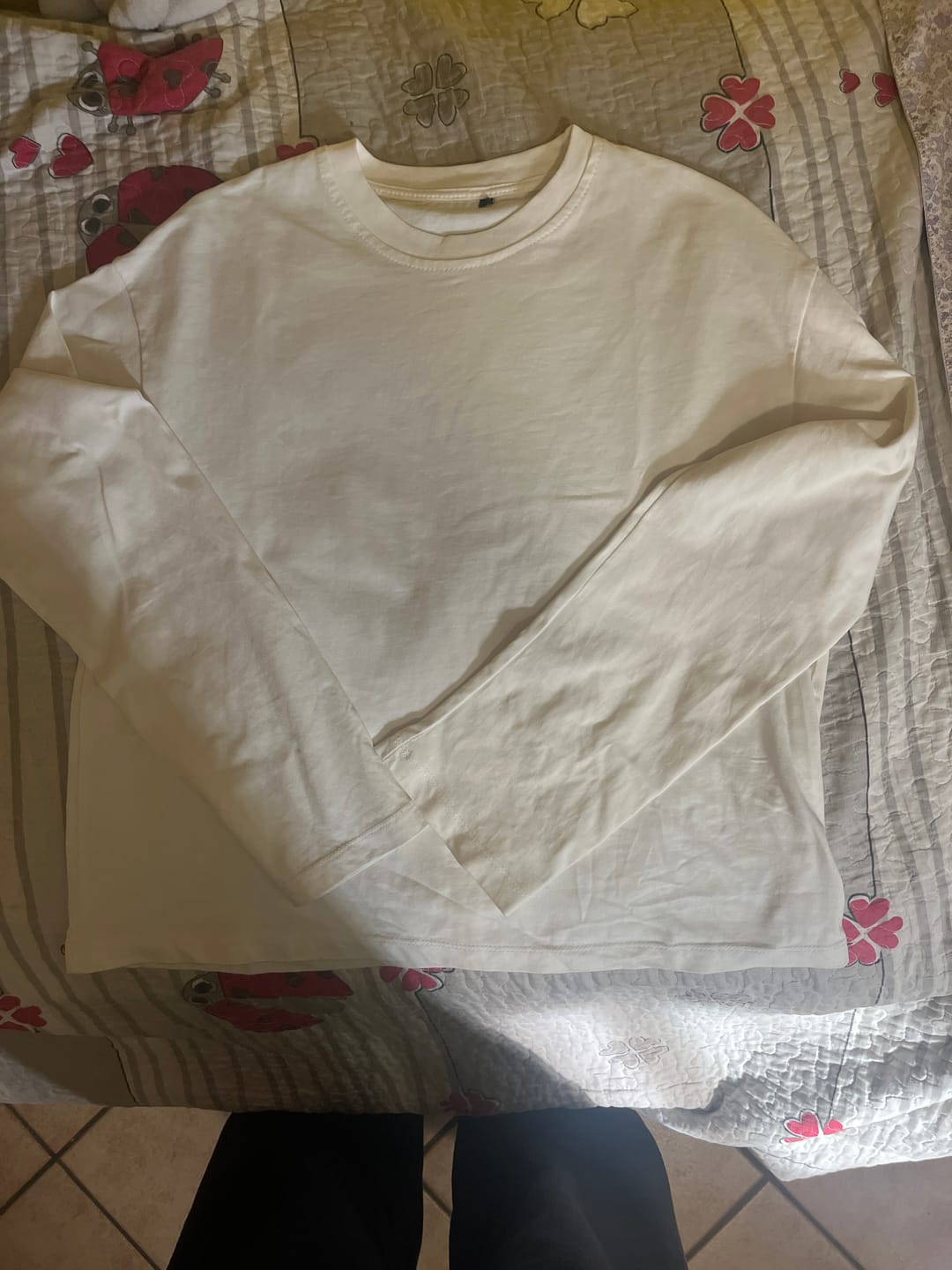 Customer photo review of Longsleeve Cropped Blanks 220GSM Off White
