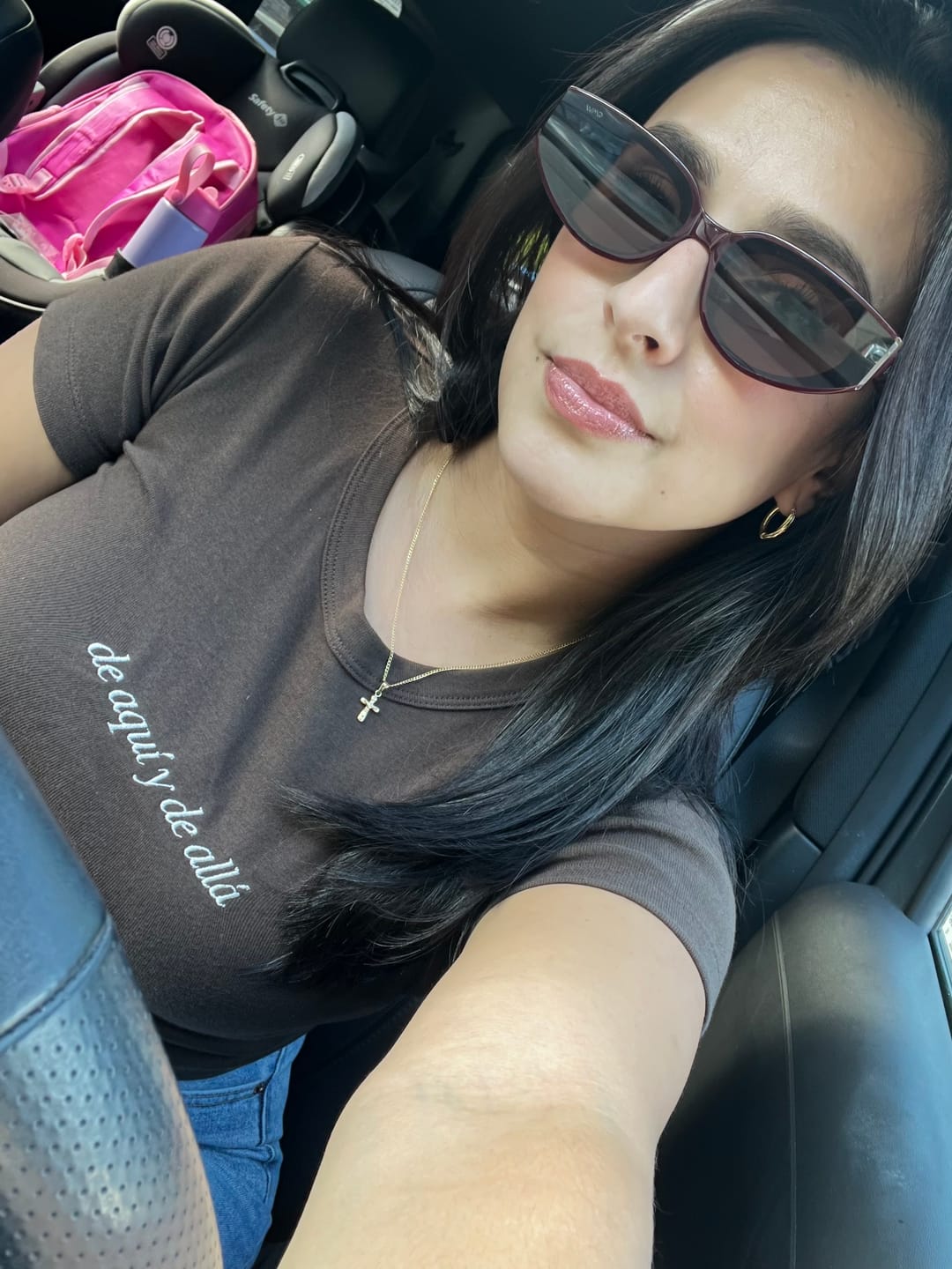 Customer photo review of 'De Aquí y De Allá' Brown Rib Baby Tee