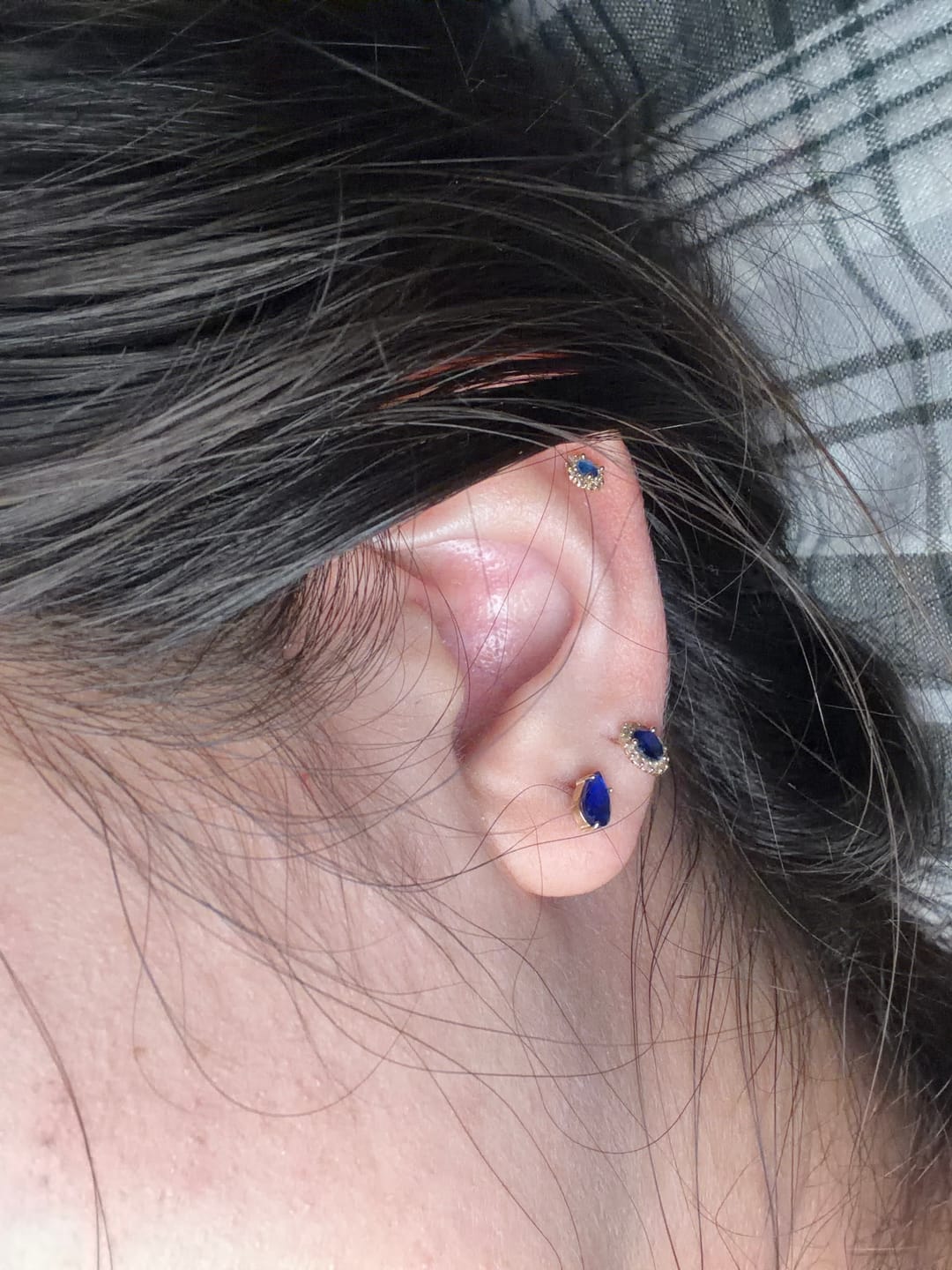 Customer photo review of Broquel Gota Oro 14k