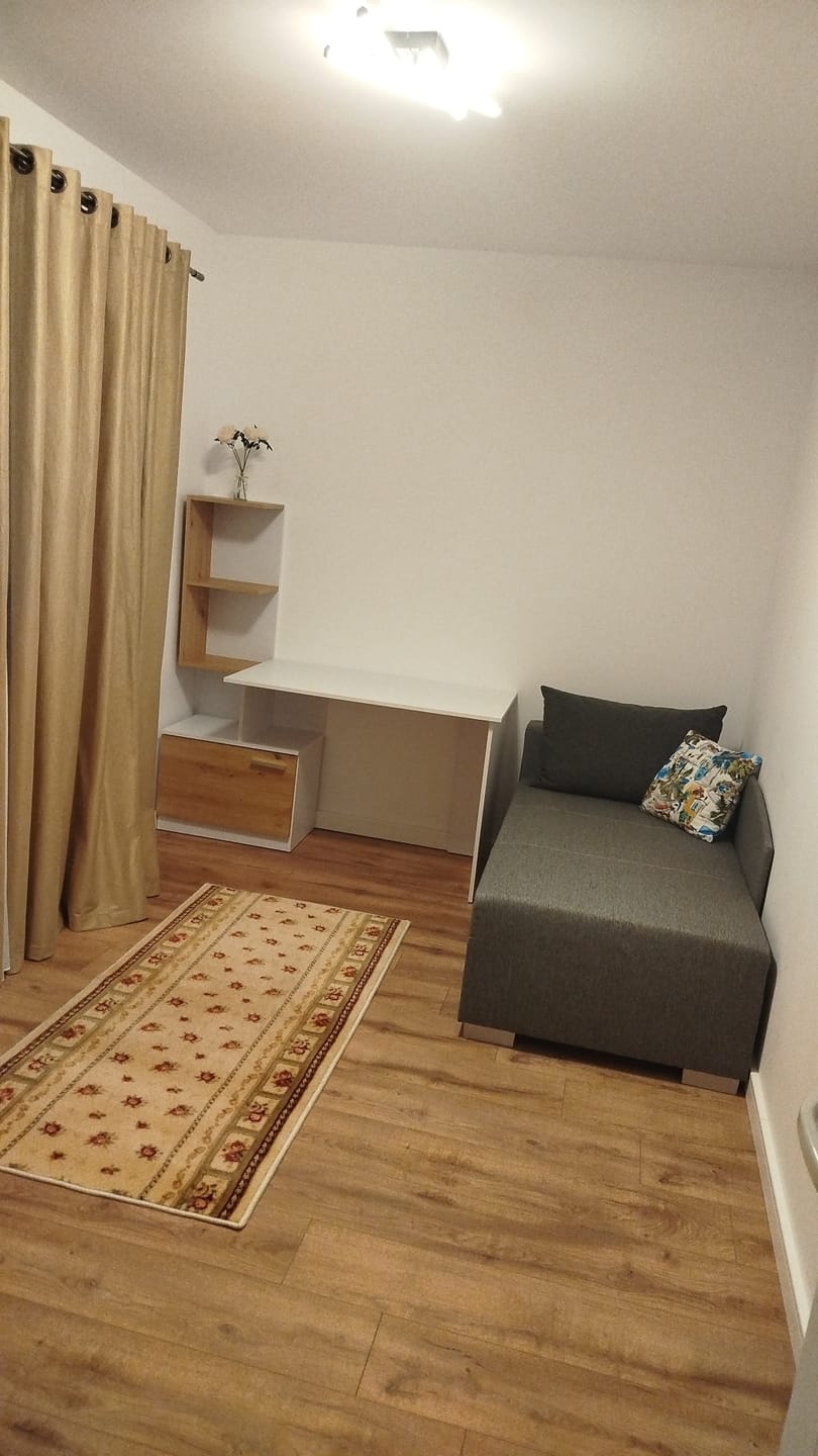 Customer photo review of Birou MISO, alb/stejar artisan, PAL laminat, 144x60x142 cm