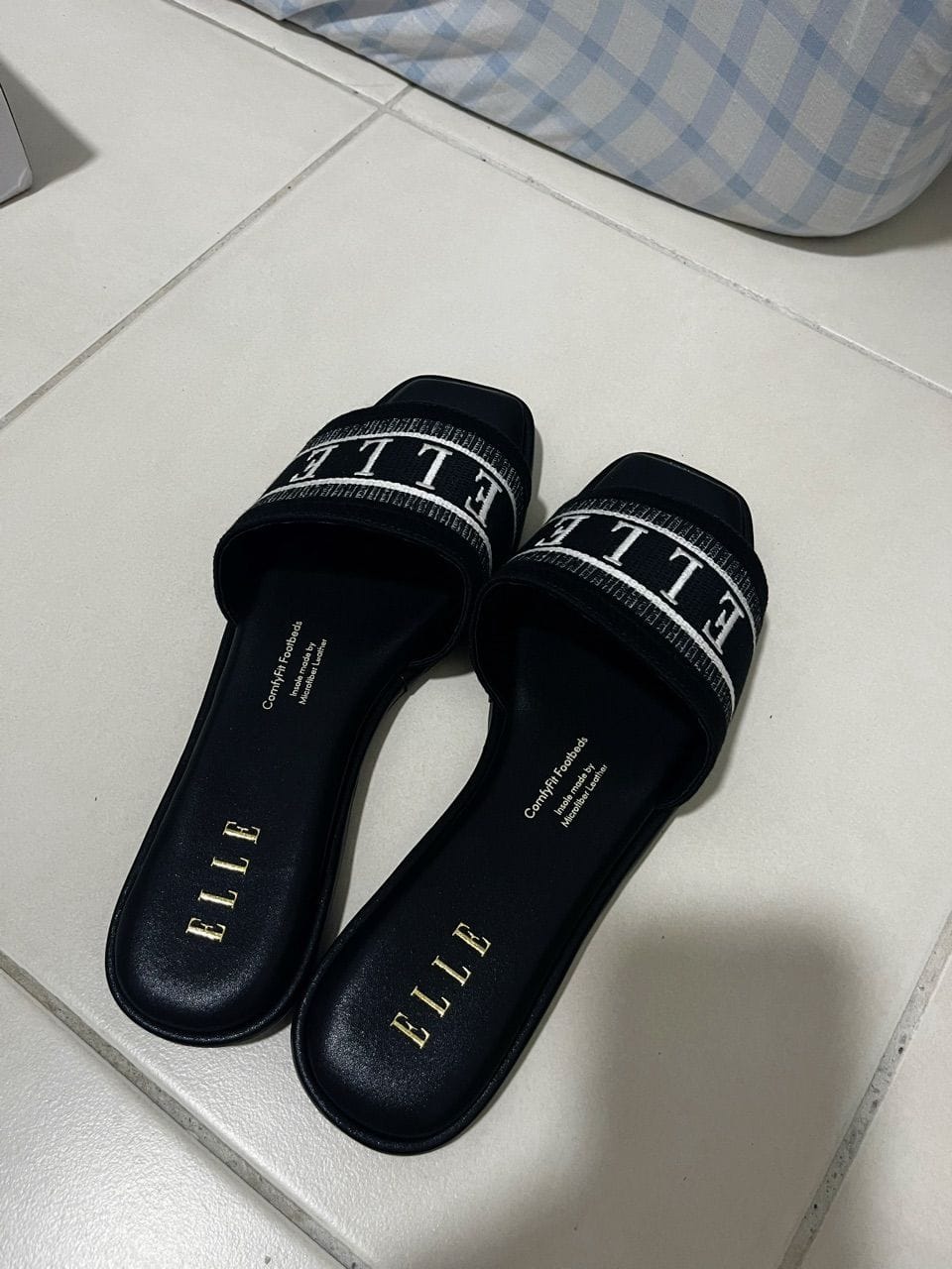 Customer photo review of Renee Logo Stitch Slip-on Sandals In Black