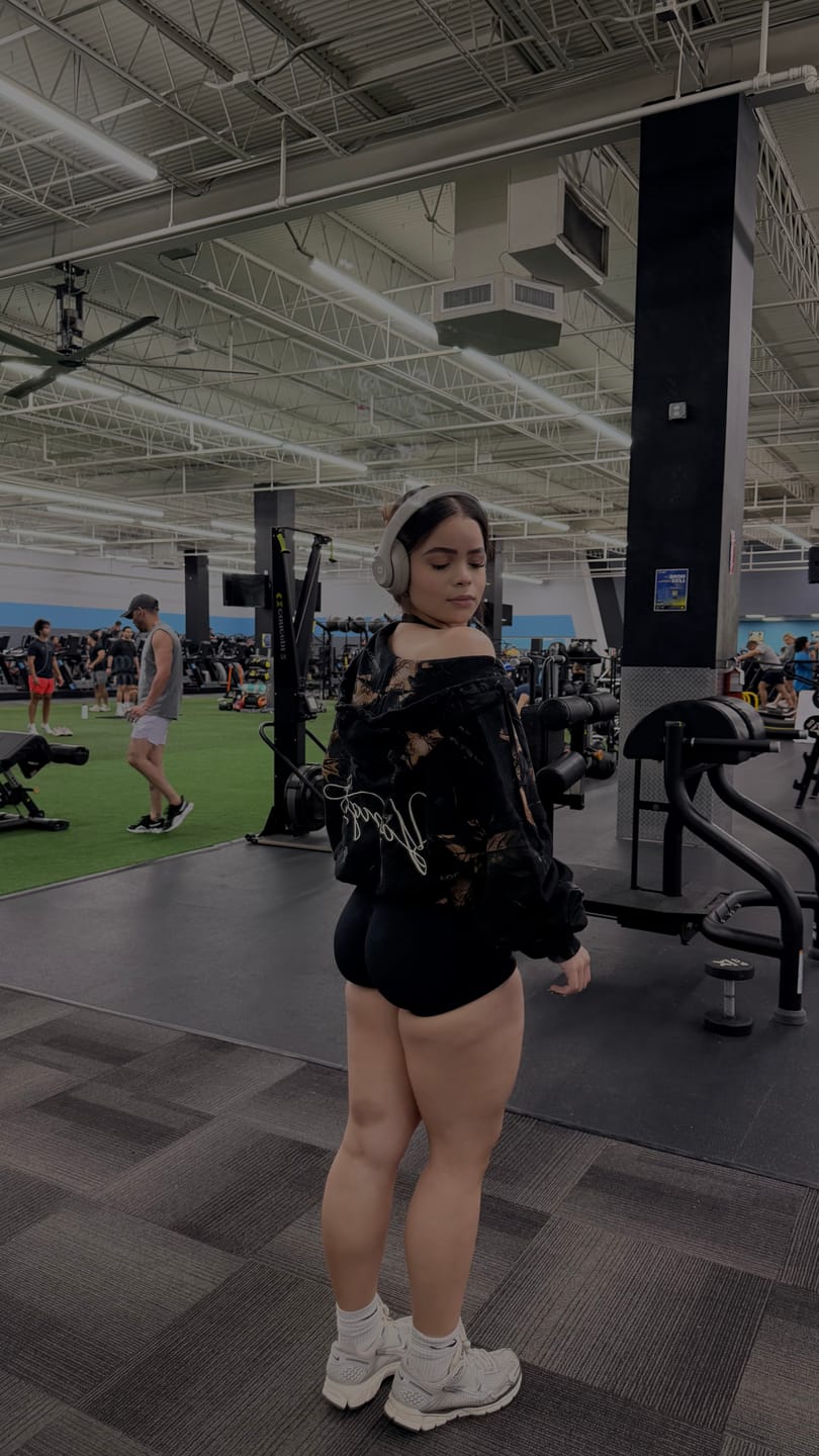 Customer photo review of W533 Flashback Zip Hoodie