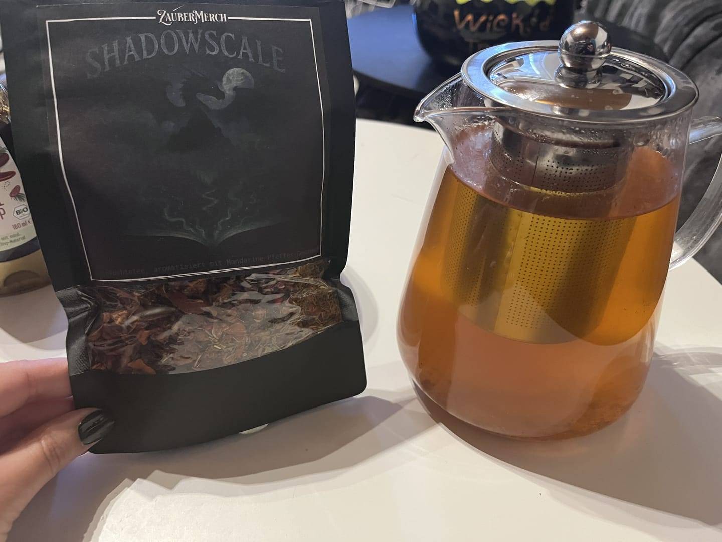 Customer photo review of Shadowscale – Drachen Tee Mandarine & Pfeffer | Limitierter Booklover Tee