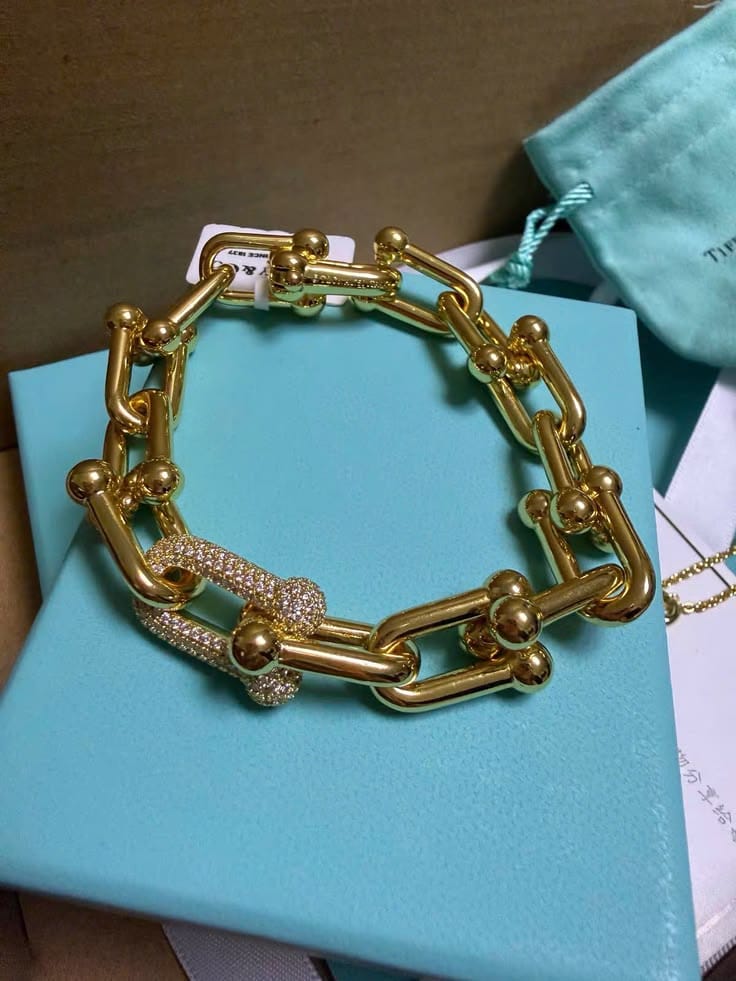 Customer photo review of HardWear Link Pavé Diamonds Bracelet