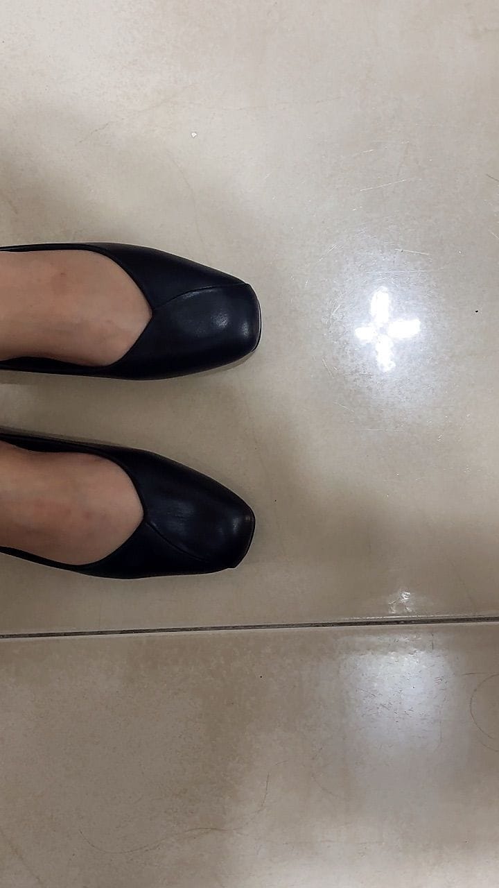 Customer photo review of Tulip Flats & Ballerinas In Black