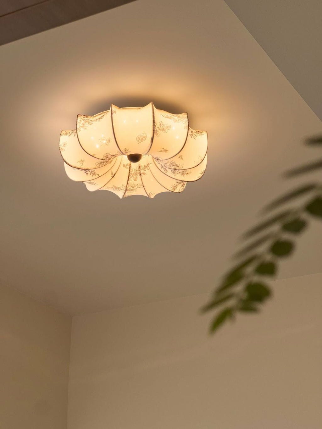 Customer photo review of Beige Fabric Ceiling Light, Flush Mount, Warm Light, 50 cm