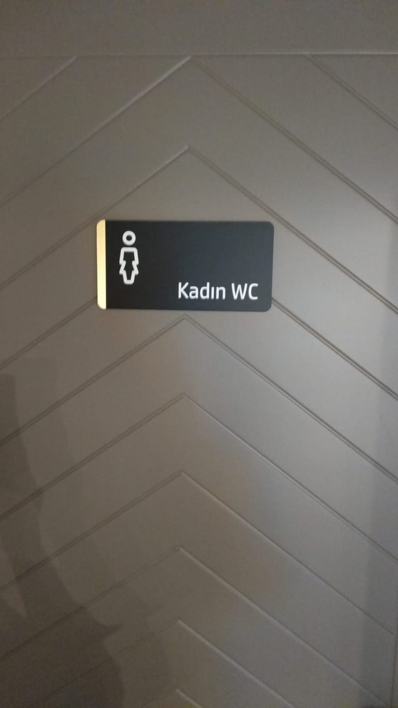 Customer photo review of Woman Wc Sign - İngilizce Kadın Wc İsimliği