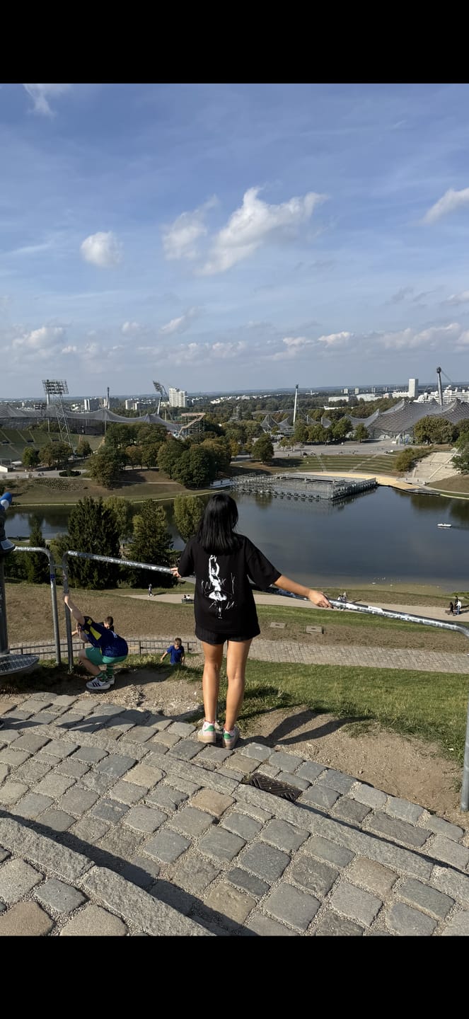 Customer photo review of ANNA X KNOCK BLACK TEE