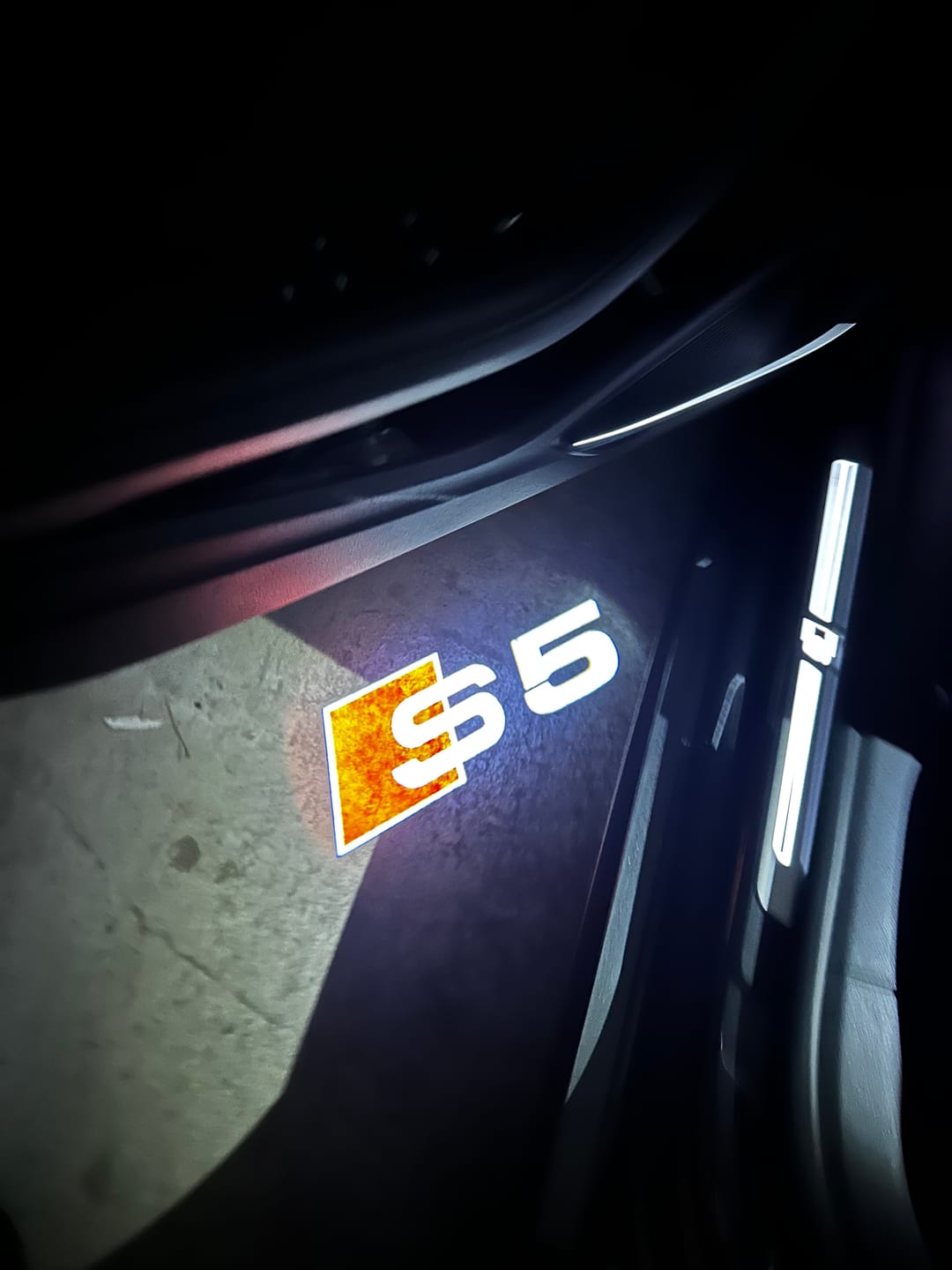 Customer photo review of AUDI DOOR LIGHTS