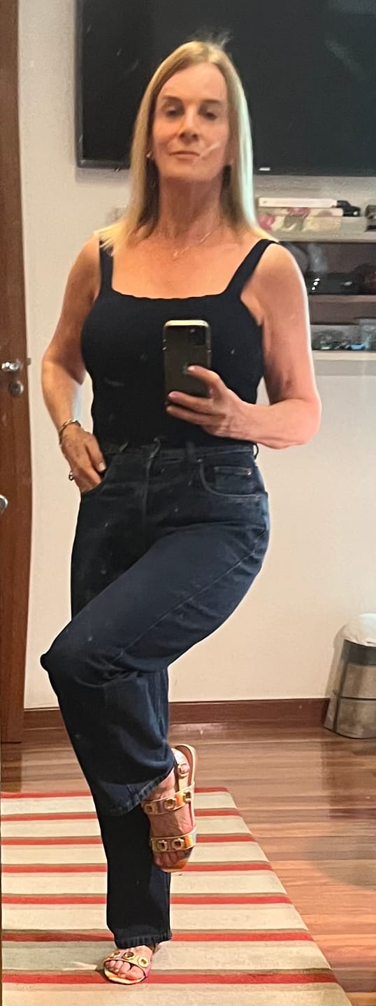 Customer photo review of Calça Jeans Reta Araçá Azul Escuro