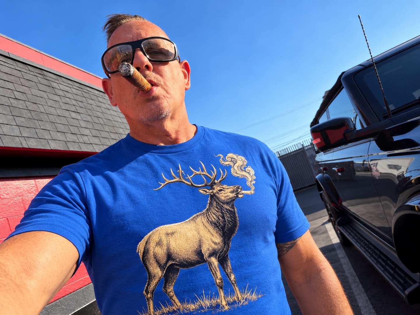 Customer photo review of Vintage Cigar Elk Softstyle T Shirt